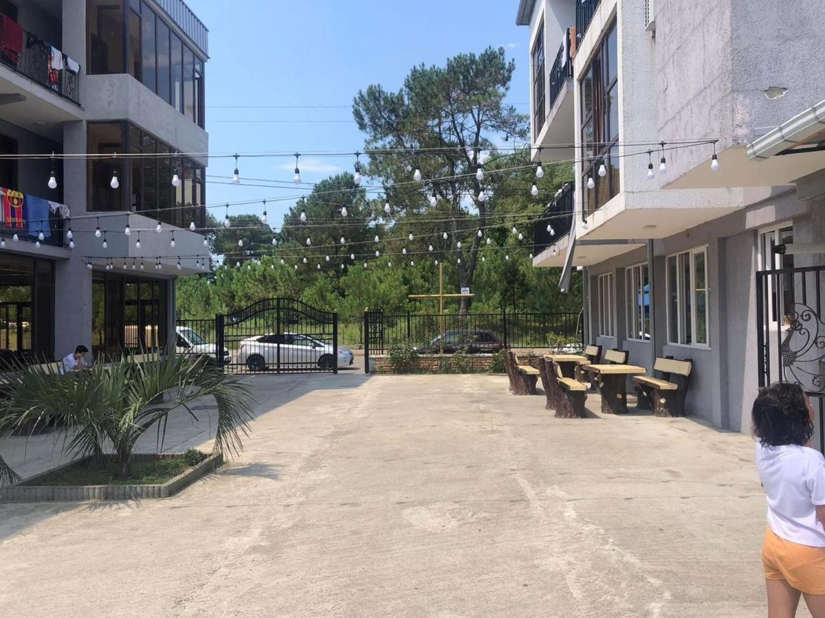 Hotel Guga كوبوليتي المظهر الخارجي الصورة