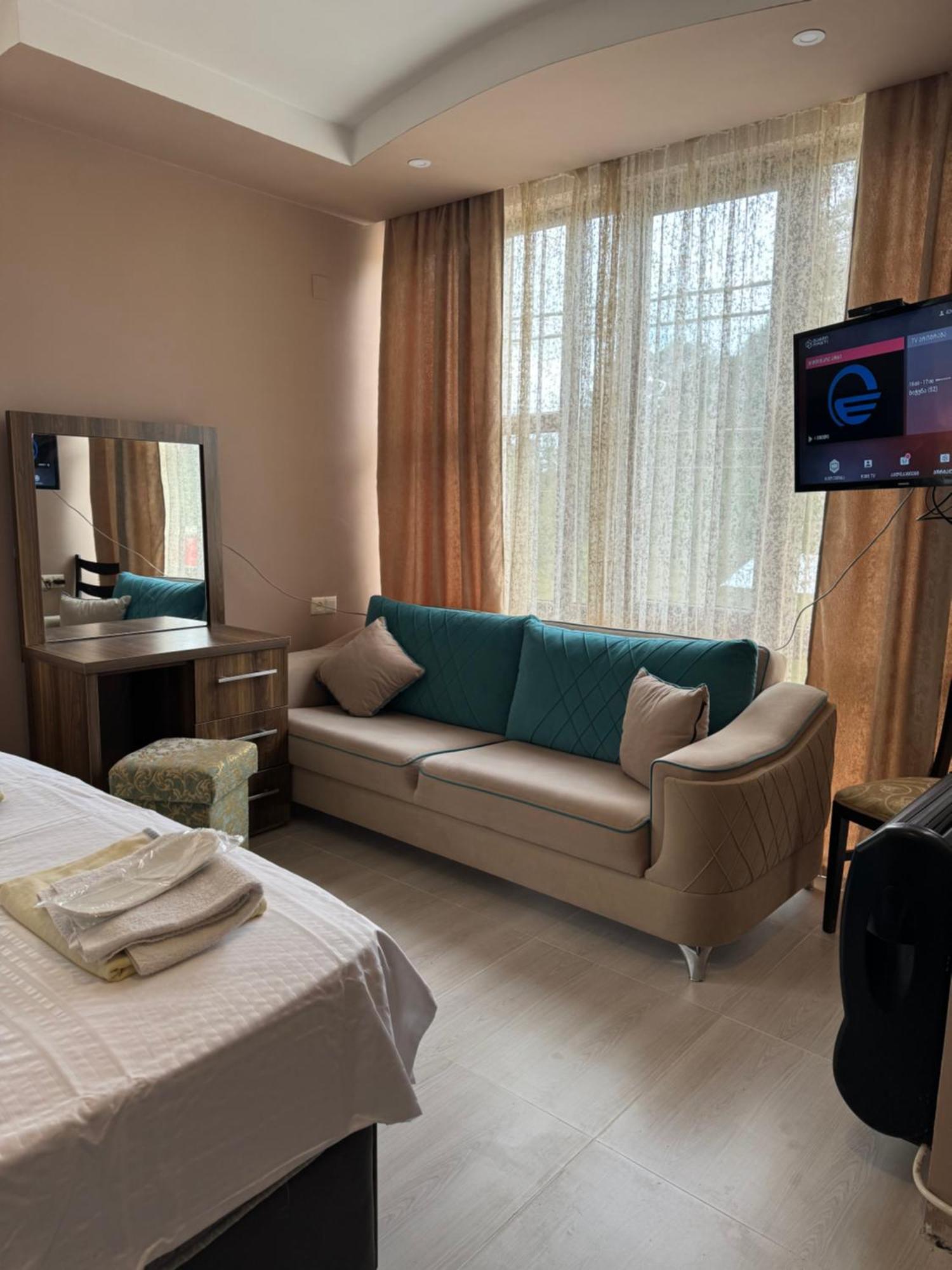 Hotel Guga كوبوليتي المظهر الخارجي الصورة